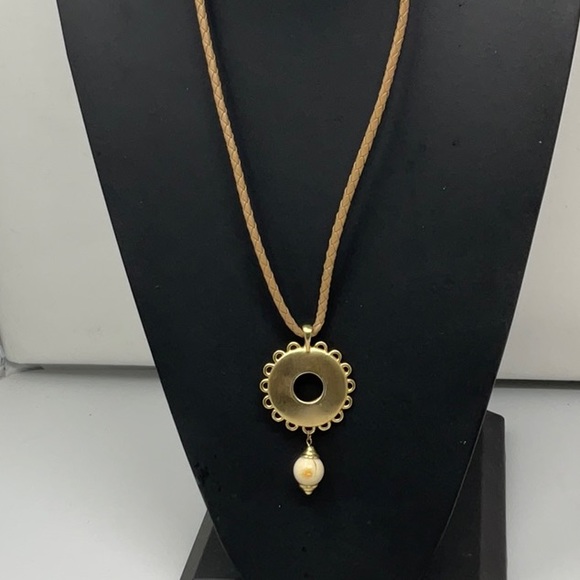 Gold and glass bead necklace on a braided leather cord, and matching earrings - Picture 2 of 8